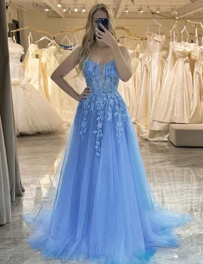 Robe de Soirée de fin d'année bleue à bretelles spaghetti avec applications